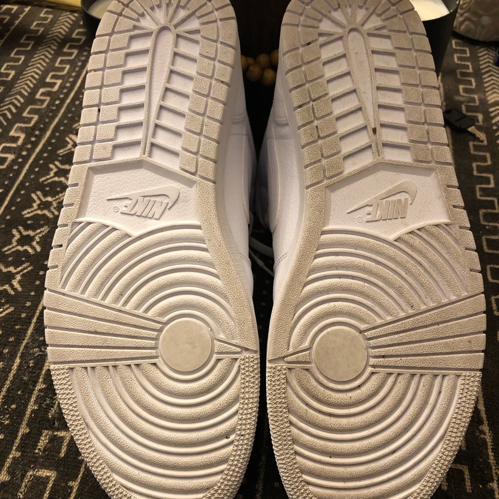 Nike Air Jordan 1 Mid White/Platinum 554724-109 - Picture 3 of 5